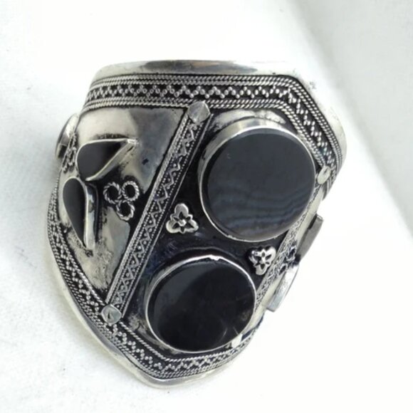 Single Afghan Black Stone Cuff Bracelet Set: Vintage Silver-Tone Boho Jewelry - Picture 6 of 15